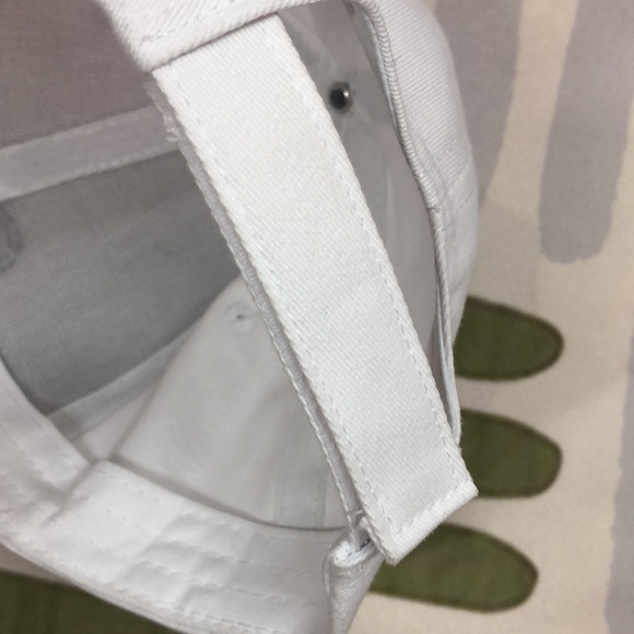 💕 ALO Yoga Off-Duty Cap - Picture 6 of 6